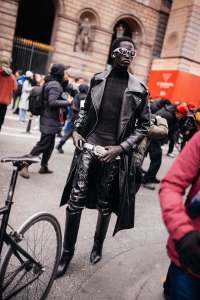 Street style at Paris Fashion Week Fall 2023