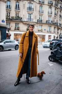 Street style at Paris Fashion Week Fall 2023