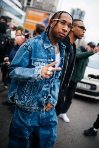 Street style at Paris Fashion Week Fall 2023