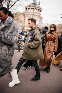 Street style at Paris Fashion Week Fall 2023