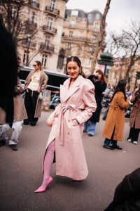 Street style at Paris Fashion Week Fall 2023