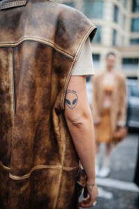 Street style at Paris Fashion Week Fall 2023