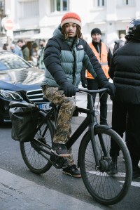 Street style at Paris Fashion Week Fall 2023