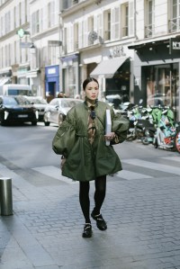 Street style at Paris Fashion Week Fall 2023