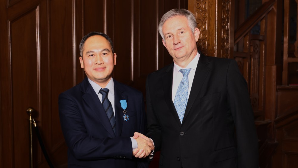 Ye Shouzeng and Laurent Bili