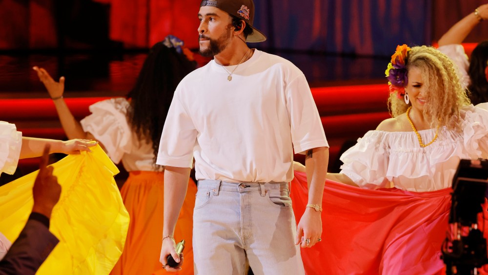 Dad jeans and leather-looking denim were some of the night's fashion highlights.