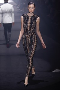 Julien Macdonald RTW Fall 2023
