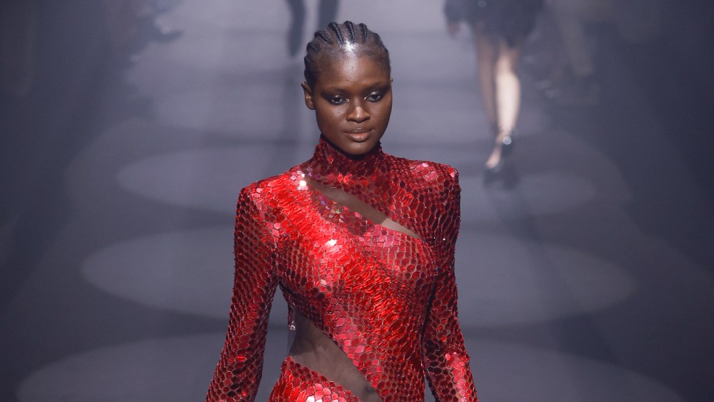 Julien Macdonald RTW Fall 2023