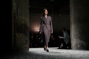 Model on the runway at Bottega Veneta Fall 2023 Ready To Wear Fashion Show on February 25, 2023 in Milan Italy.