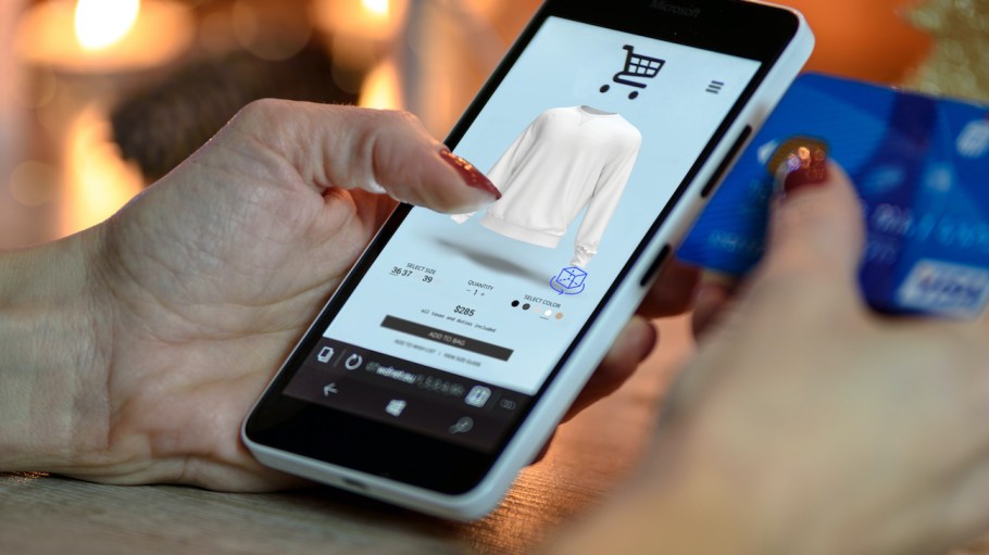 Websites were favored by a slim majority in the U.S. at 50.3 percent as opposed to 49.7 percent for apps.