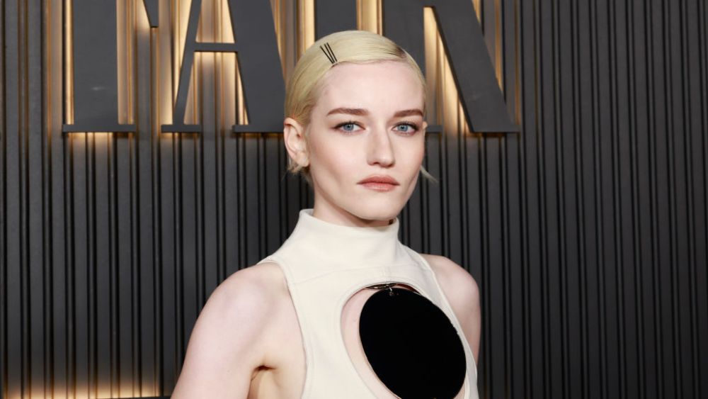 LOS ANGELES, CALIFORNIA - MARCH 08: Julia Garner attends Vanity Fair And TikTok Celebrate Vanities: A Night For Young Hollywood In Los Angeles on March 08, 2023 in Los Angeles, California. (Photo by Emma McIntyre/Getty Images for Vanity Fair)