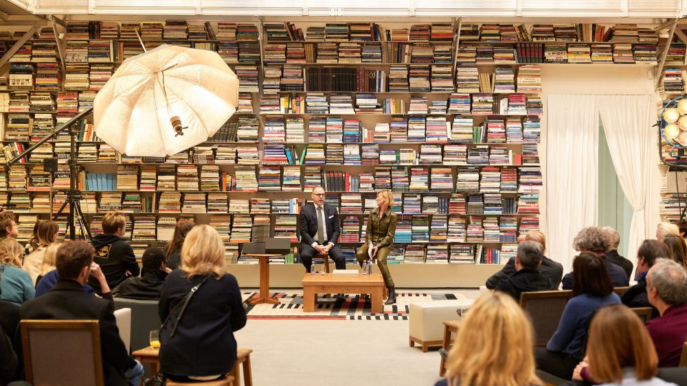 William Middleton signing, 7L, Paris, March 2nd 2023 © samuel kirszenbaum +336 15 26 80 21 mail@samuelk.net