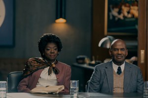 Viola Davis as Deloris Jordan and Julius Tennon as James Jordan in AIR Photo: ANA CARBALLOSA                                         © AMAZON CONTENT SERVICES LLC