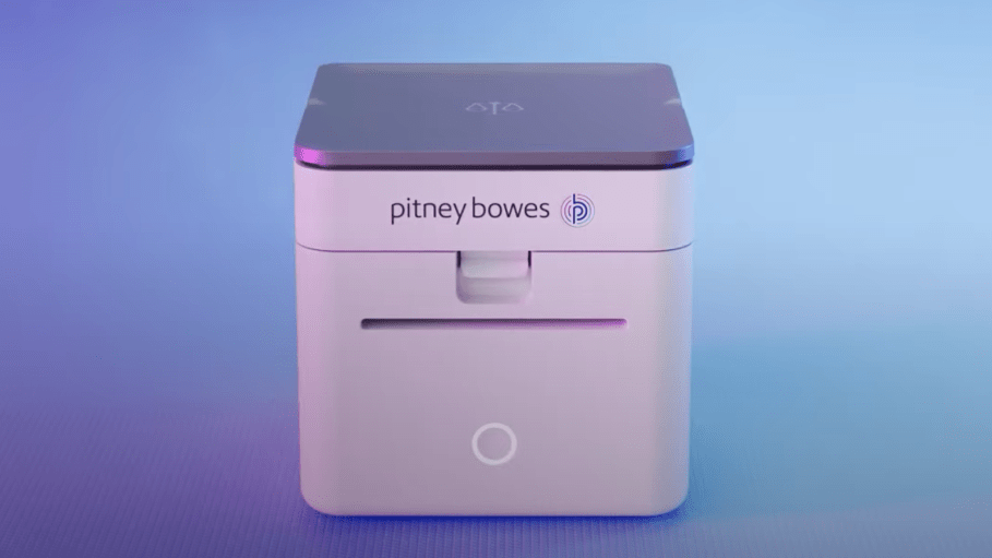 Hestia Capital wants to replace Pitney Bowes CEO Marc Lautenbach and install five new board members at the shipping and mailing company amid declining profits.