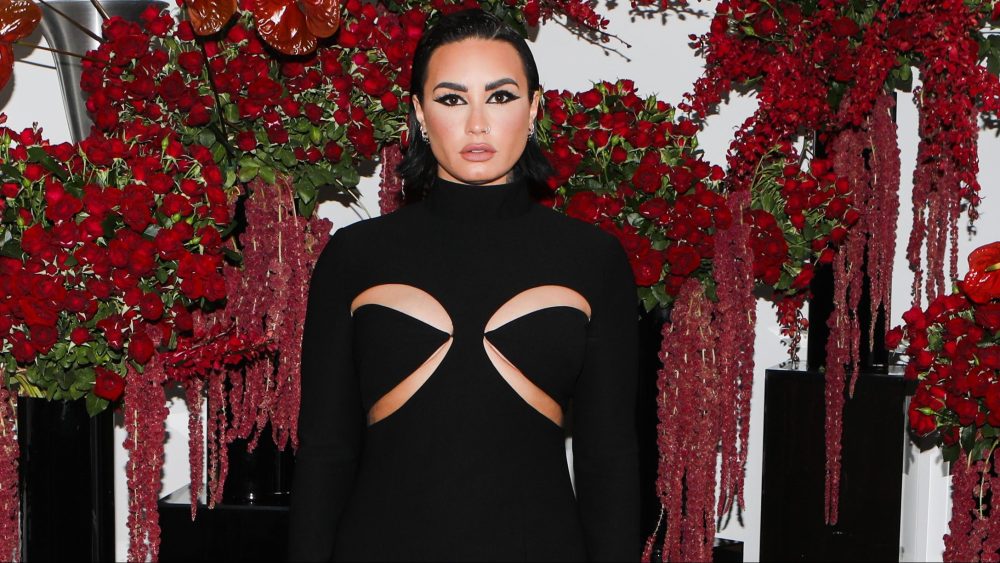 Demi Lovato at Mônot's dinner in honor of the 7th annual Daily Front Row Fashion Awards.