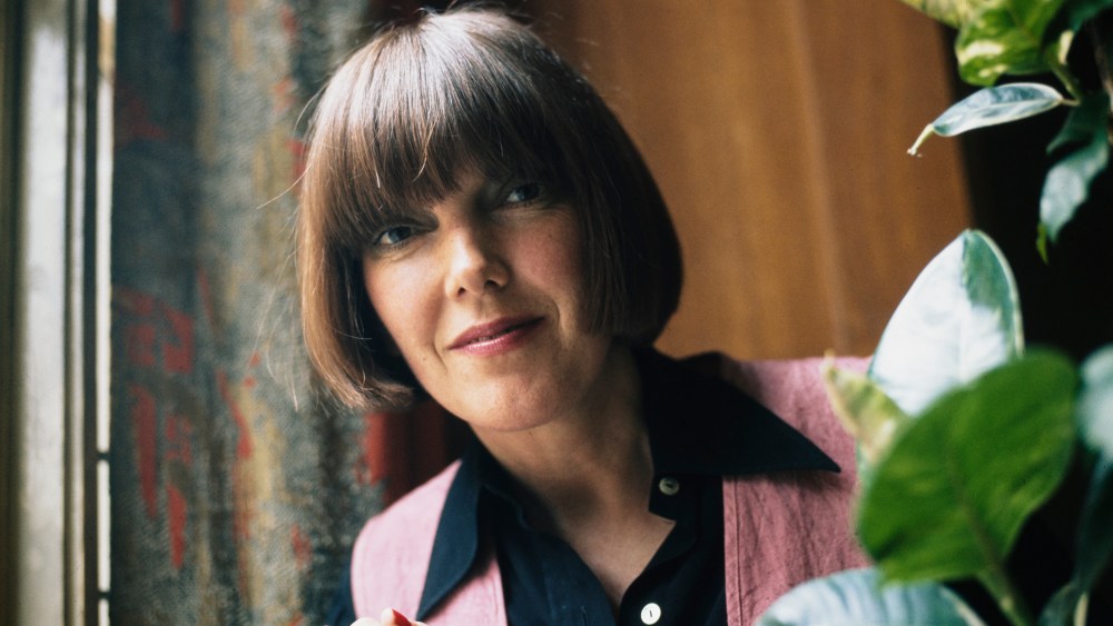 English fashion designer and fashion icon Mary Quant, wearing pink buttoned vest and black shirt underneath, circa 1975. (Photo by Fox Photos//Hulton Archive/Getty Images)
