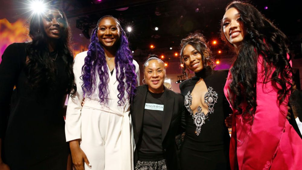 (L-R) Head coach Dawn Staley of the South Carolina Gamecocks with Laeticia Amihere, Aliyah Boston, Zia Cooke and Brea Beal at the 2023 WNBA Draft on April 10 in New York City.