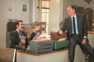 Justin Theroux as G. Gordon Liddy, and Woody Harrelson as E. Howard Hunt.