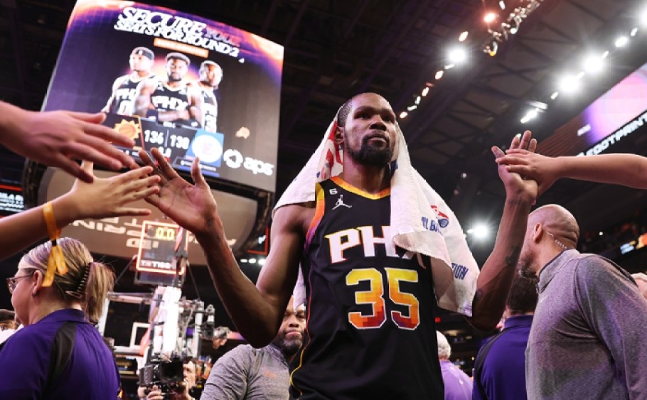 NBA Star Kevin Durant and Nike Agree to a Lifetime Contract