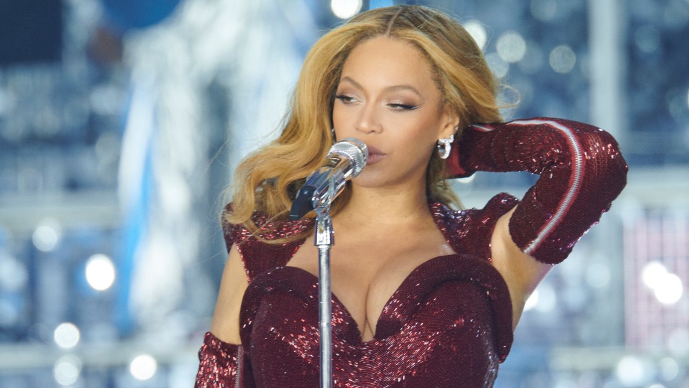 Beyoncé wearing Alexander McQueen for her second London performance.