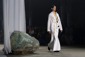 SYDNEY, AUSTRALIA - MAY 18: A model walks the runway during the Albus Lumen show during Afterpay Australian Fashion Week 2023 at Carriageworks on May 18, 2023 in Sydney, Australia. (Photo by Mackenzie Sweetnam/Getty Images for AAFW)