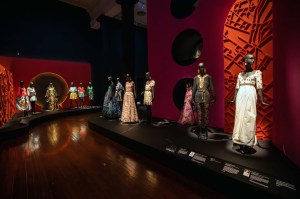Fashioning Singapore and the World: Envisioning Asia.