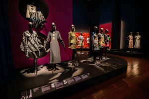 Fashioning Singapore and the World: Envisioning Asia.