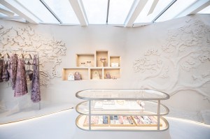 A look at the Dior Beverly Hills Hotel pool pop-up.