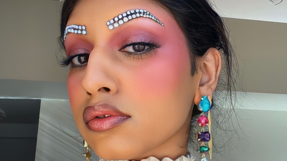 Niharika Chandrasekar, @indiepeacock on Instagram.