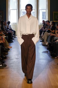 230609 Daniel W Fletcher AW23 London Fashion Week, Royal Academy Credit: Ben Broomfield Credit Social: @photobenphoto Copyright: Ben Broomfield Photography 07734 852620 photo@benbroomfield.com www.benbroomfield.com