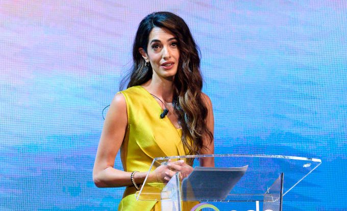 Amal Clooney, We Choose Earth, gold