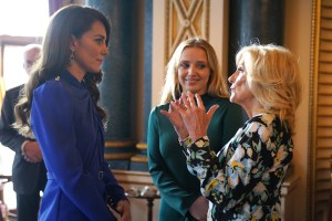 Later that evening, the Princess changed into an electric blue dress from Self-Portrait, Jenny Packham clutch, Aquazzura heels, and the Queen Mother’s Sapphire and Diamond earrings for the pre-coronation reception.
