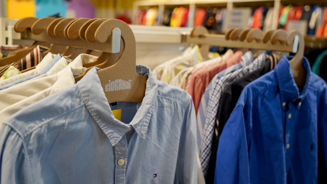 Kidkanai is using Nexgen's paper fiberboard hangers