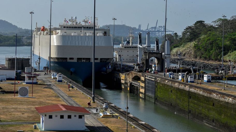 Canal administrator Ricaurte Vásquez Morales has not ruled out limiting daily transits on the waterway from 36 vessels to 28 vessels.