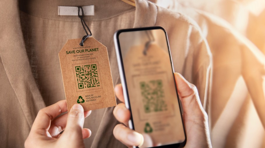Blue Yonder's latest data shows consumers have a strong interest in shopping more sustainably, though they lack trust in brands' marketing efforts.
