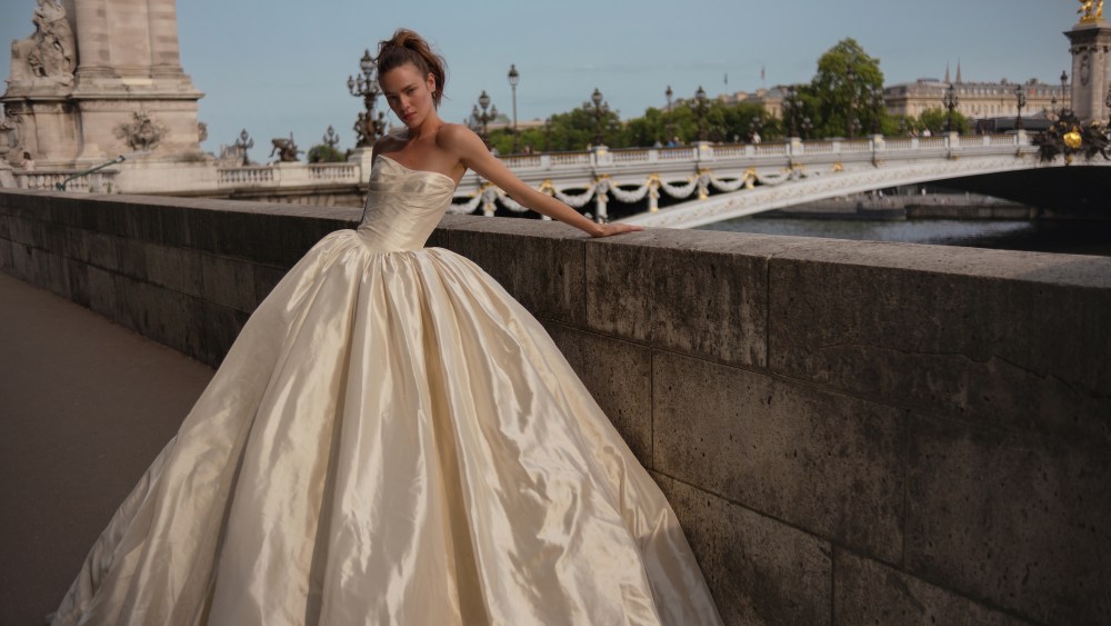 Kleinfeld, wedding dress
