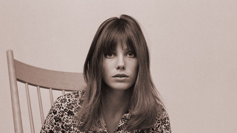 jane birkin bangs trend, how to style birkin bangs, British-French actress and singer-songwriter Jane Birkin, UK, 23rd April 1968. (Photo by Reg Burkett/Daily Express/Getty Images)