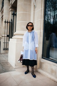 Street style at Paris Couture 2023 Fashion Week.