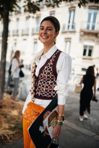 Street style at Paris Couture 2023 Fashion Week.