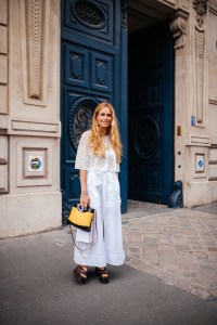 Street style at Paris Couture 2023 Fashion Week.