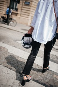 Street style at Paris Couture 2023 Fashion Week.