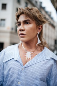 Street style at Paris Couture 2023 Fashion Week.