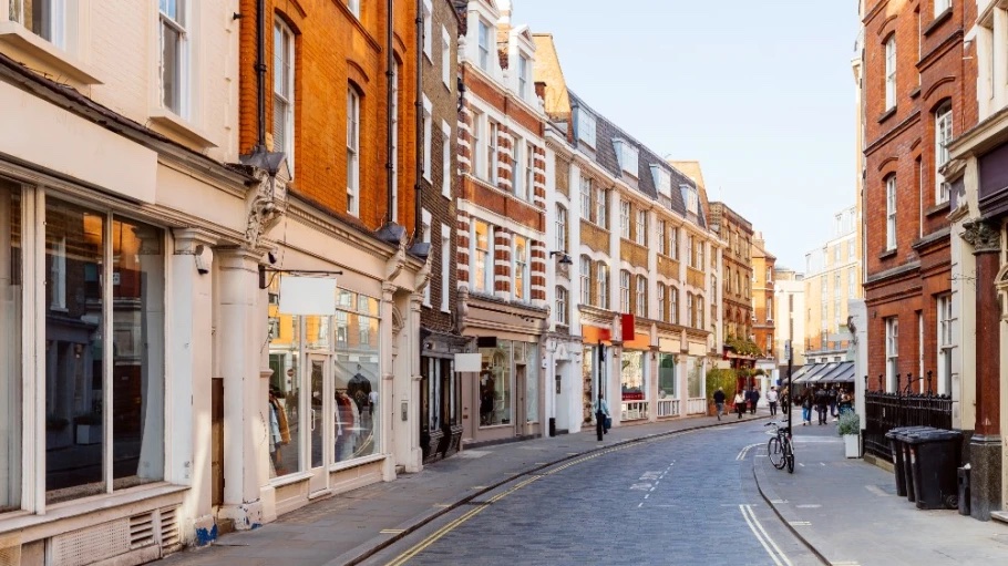 High Street in London