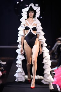 Viktor and Rolf Couture Fall 2023