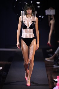 Viktor and Rolf Couture Fall 2023