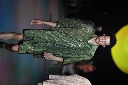 Model on the runway at the Etro Spring 2024 Menswear Collection Fashion Show on June 18, 2023 in Milan, Italy.