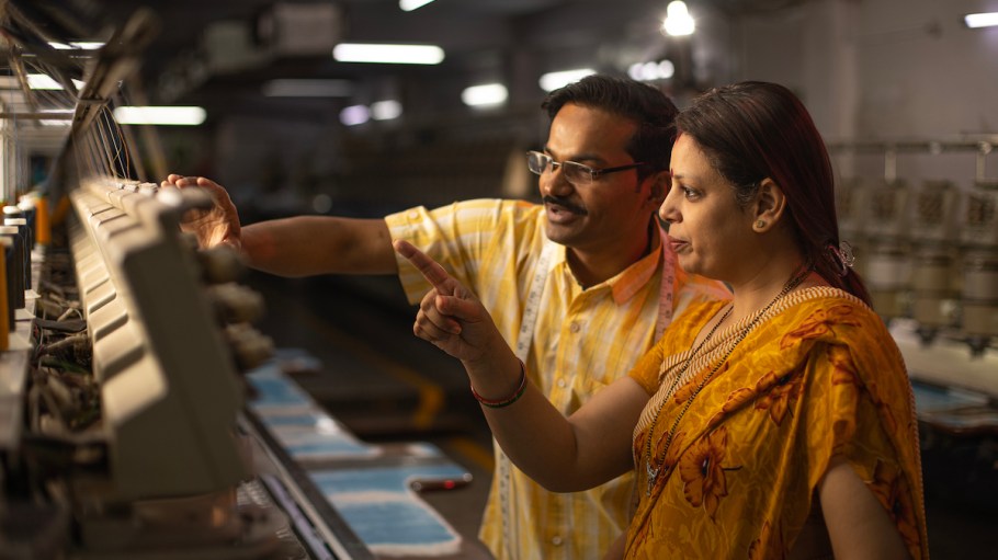 Bangladesh will surpass China in cotton apparel exports, the USDA said.