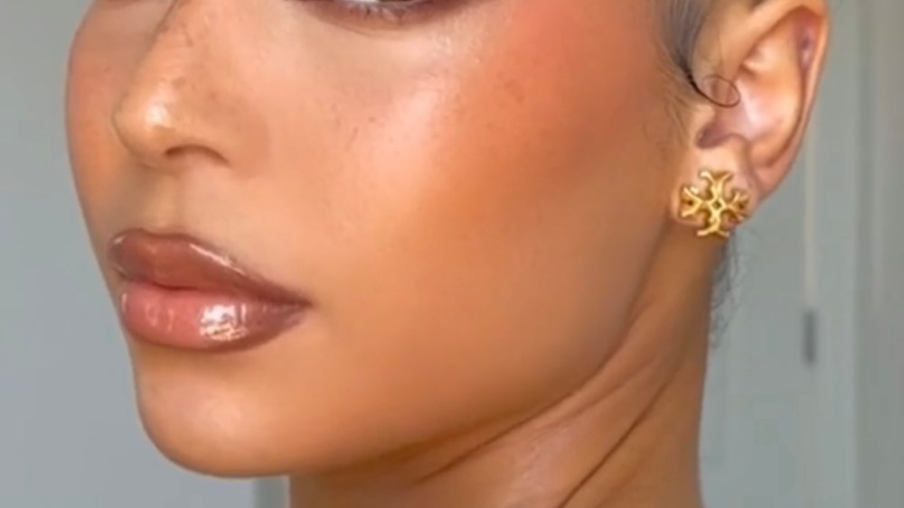 "Latte Makeup" is going viral on TikTok.