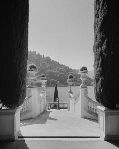 “Recently, I came across images of Jackie Kennedy and Marella Agnelli walking in Capri. It brought other icons like CZ Guest and Gloria Guinness to mind, women of effortless elegance.” – Silvia Tcherassi