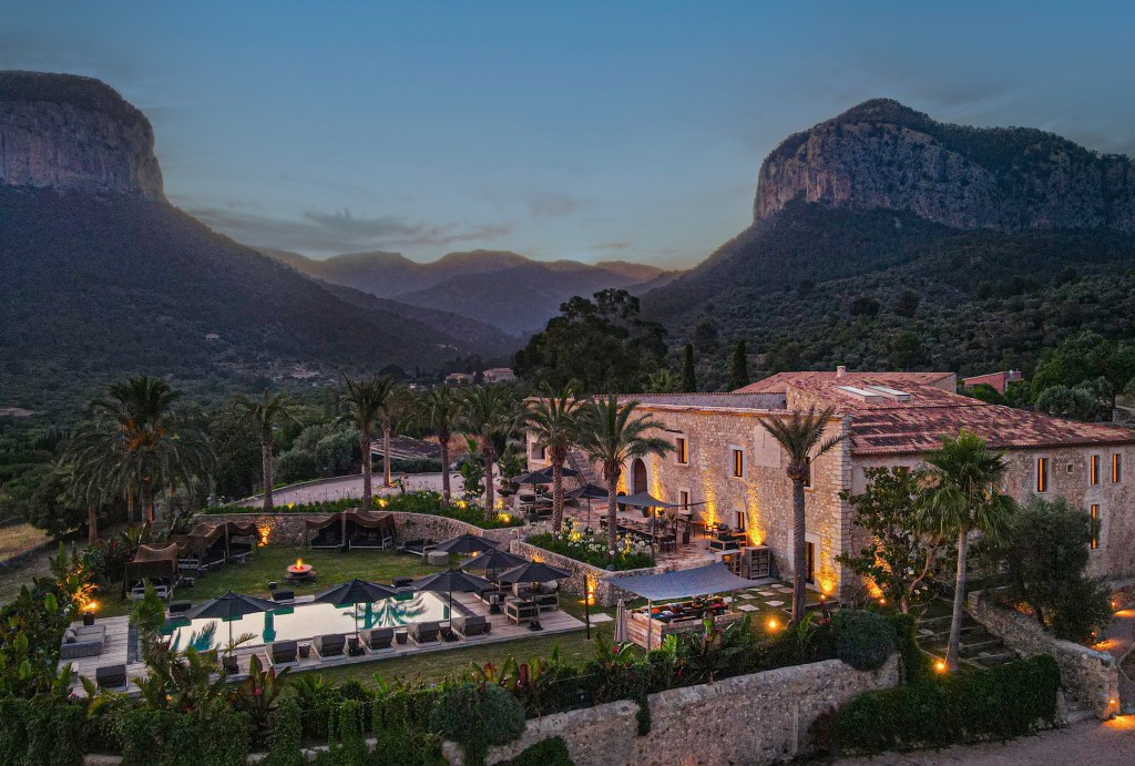A Medieval Mansion in Mallorca Melds Nature With Niceties